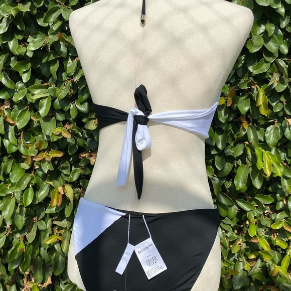 NWT Bar III Women's One Piece Swimsuit Medium Black White Color Block Halter - Picture 4 of 7